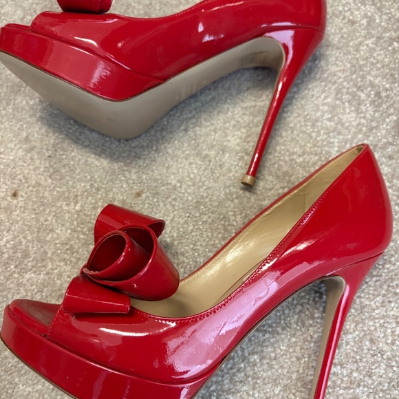 Valentino Garavani | Shoes | Valentino Garavani Red Leather  Valentino Garavani patent leather red sandals bow NWOB